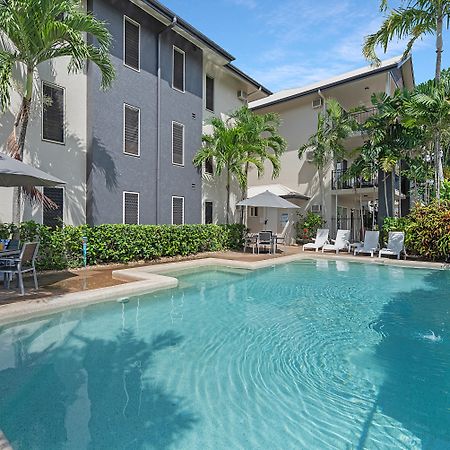 Bay Village Tropical Retreat & Apartments Cairns Exterior foto
